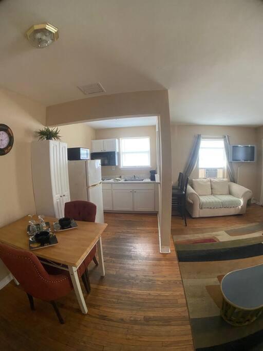 Private One-Bedroom 8 -Directly Across From Beach St. Pete Beach Bagian luar foto